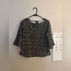 Green envelope women’s short sleeve shirt